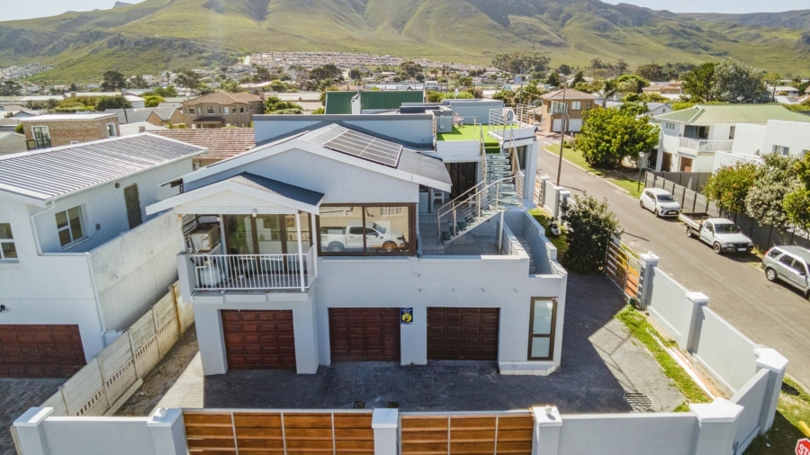 7 Bedroom Property for Sale in Kleinmond Western Cape